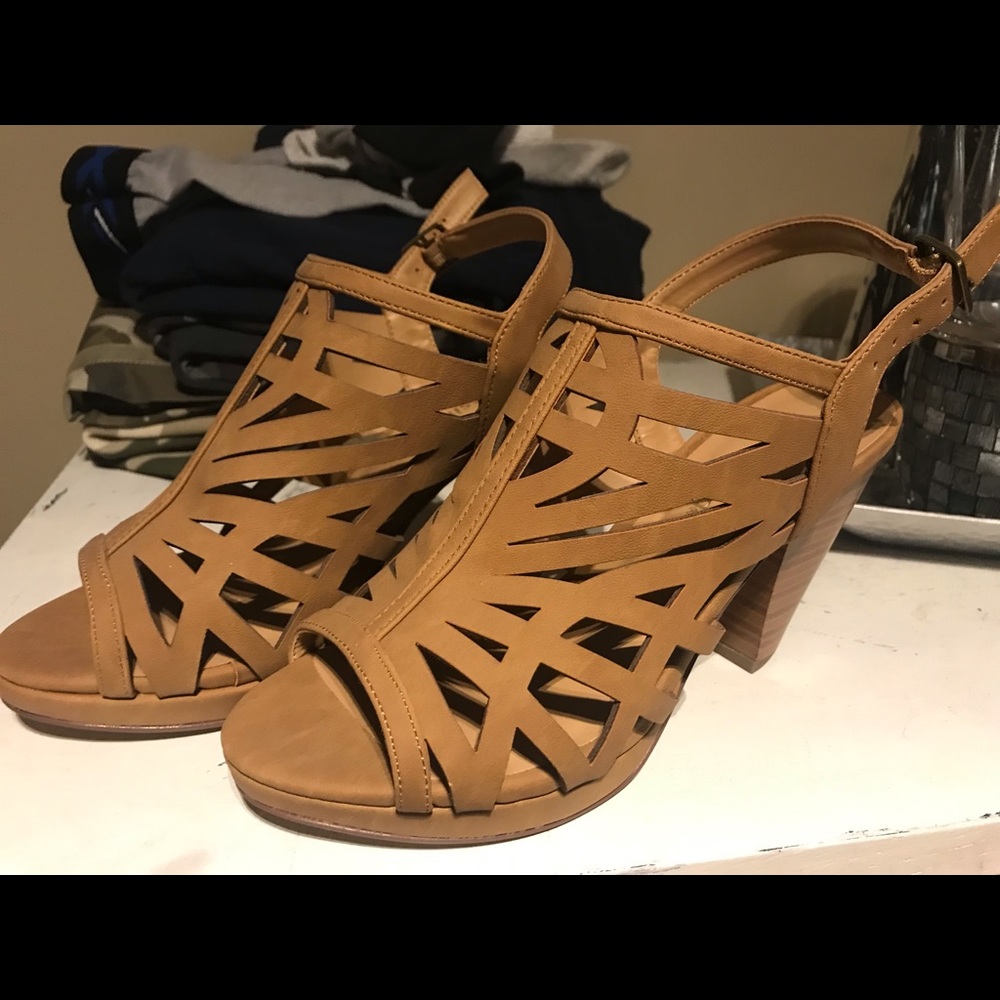 Open sandals